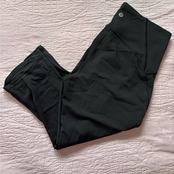 Lululemon mesh capris - Picture 1 of 3